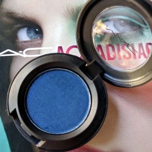 MAC Cosmetics RARE Clone Velvet Eyeshadow